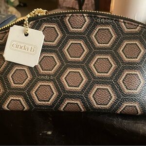 Vintage Cinda B Retired cosmetic titled Oxford in mod tortoise New with Tags